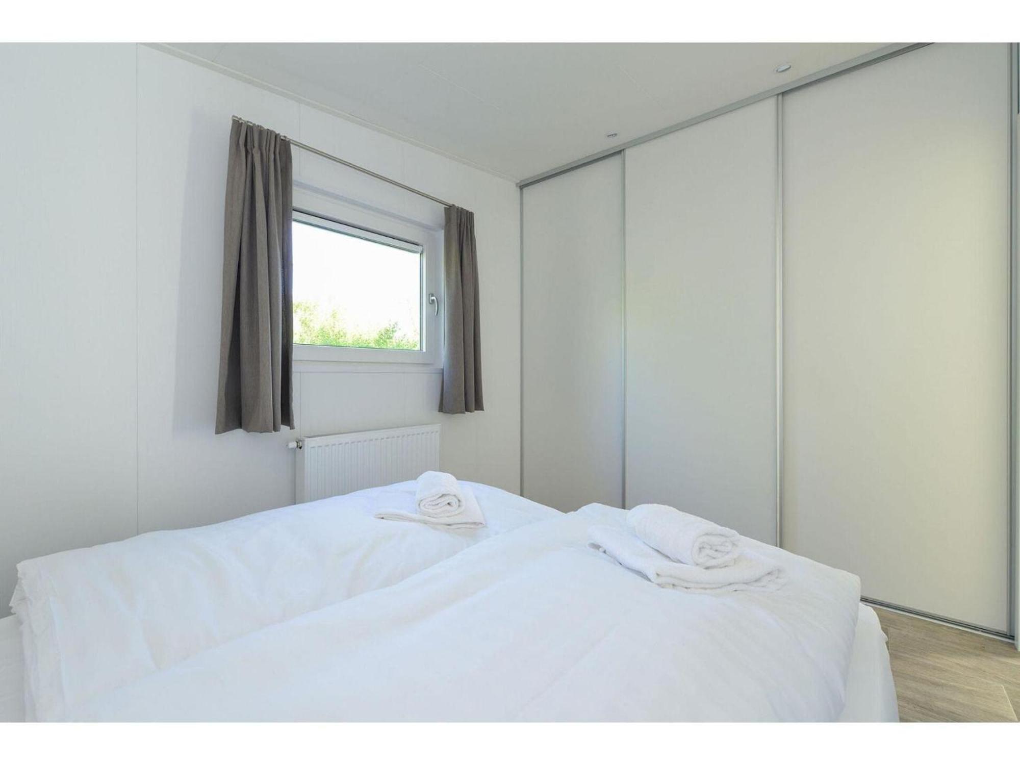 Brand New Chalets At 10 Minutes From The Oosterschelde Heinkenszand 外观 照片